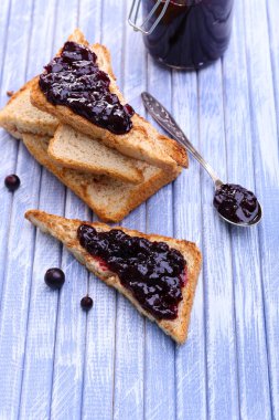 enfes tost reçelli üzerinde tablo yakın çekim