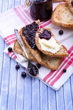 enfes tost reçelli üzerinde tablo yakın çekim