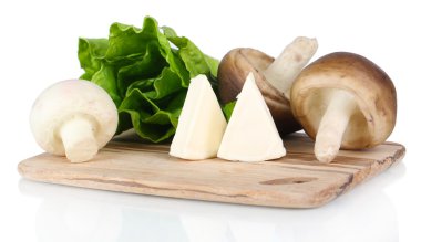 sebze ve üzerinde beyaz izole yeşillik ile krem peynir