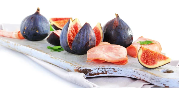 Beyaz izole jambon ile lezzetli incir — Stok fotoğraf