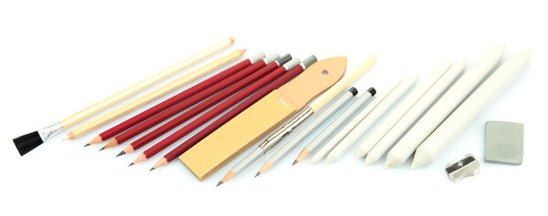 Профессиональные художественные материалы, изолированные на белом
