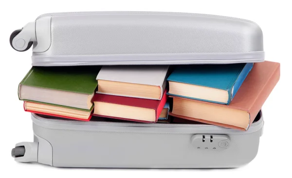 白で隔離される書籍のスーツケース — ストック写真