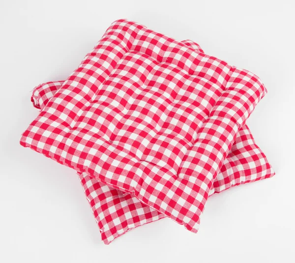 白で隔離される正方形の枕 — ストック写真
