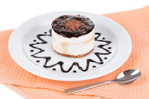 Sweet cake with chocolate on plate on table close-up — Stock Photo, Image