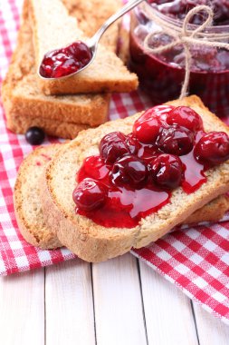 enfes tost reçelli üzerinde tablo yakın çekim
