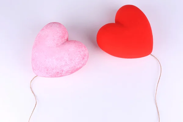 Dos corazones decorativos, aislados en blanco — Foto de Stock