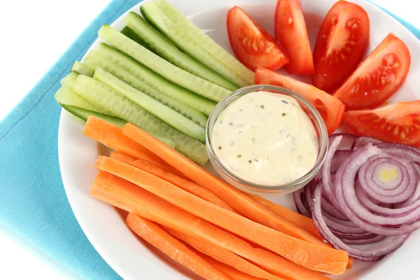 Bâtonnets de légumes crus assortis dans une assiette close up — Photo