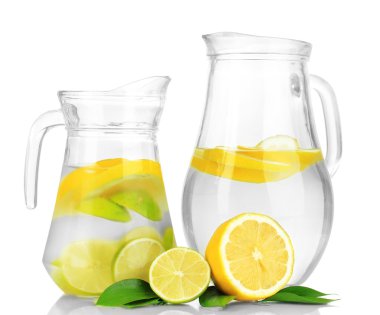 kireç, limon ve beyaz izole sürahi buz soğuk su