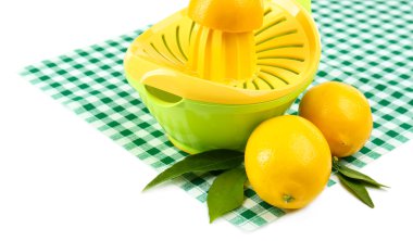 beyaz izole limon ve narenciye sıkacağı