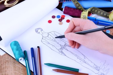 Moda Tasarımcısı kapatın