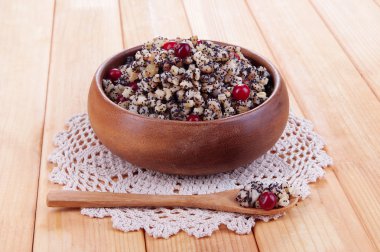 kutia - geleneksel Noel tatlı yemek Ukrayna, Beyaz Rusya ve Polonya, ahşap zemin ile plaka