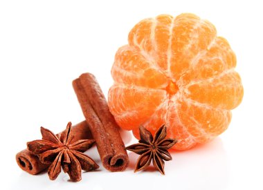 Olgun tatlı Kızıl ve beyaz izole baharat