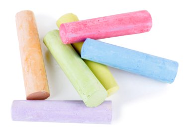 çeşitli renk üzerine beyaz izole, tebeşirler