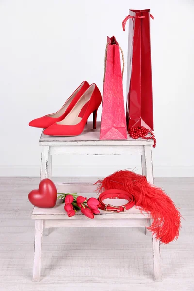 Hermosos accesorios femeninos rojos — Foto de Stock