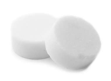 Kuru yakıt, üzerinde beyaz izole