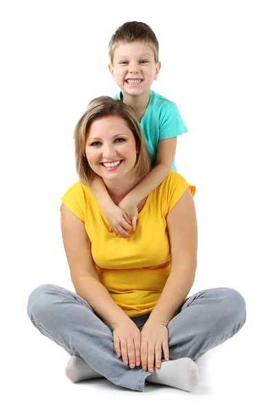 Красива мама з маленьким сином ізольована на білому — стокове фото