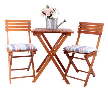 Bahçe sandalye ve masa üstüne beyaz izole