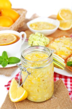 çay tablo yakın çekim olarak reçel lezzetli limon