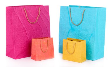 beyaz izole renkli alışveriş torbaları