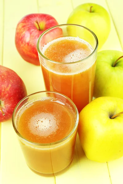 Healthy fresh juice of apples close up — Stock Photo, Image