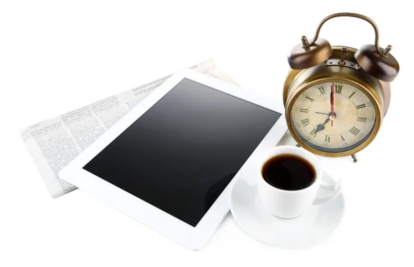 Tableta, periódico, taza de café y despertador, aislado en blanco — Foto de Stock