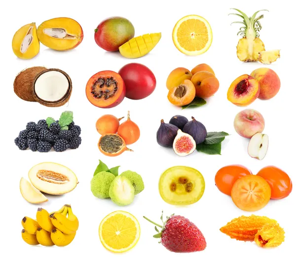 Collage di frutta fresca e bacche isolate su bianco — Foto Stock