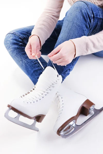 白で隔離されるスケート靴を着てスケーター — ストック写真