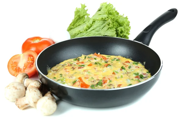 Omlet z warzywami na białym tle — Zdjęcie stockowe