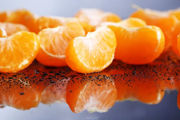 Ripe sweet tangerine slices, close-up — Stock Photo, Image