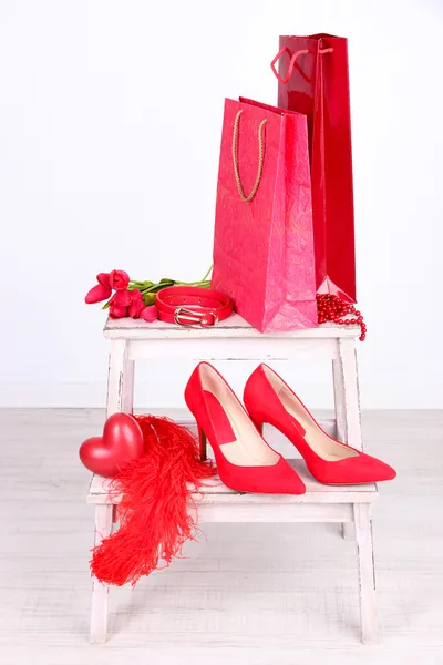 Hermosos accesorios femeninos rojos — Foto de Stock