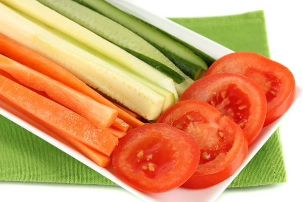 Bâtonnets de légumes crus assortis dans une assiette close up — Photo