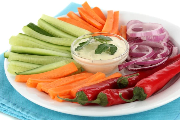 Bâtonnets de légumes crus assortis dans une assiette close up — Photo