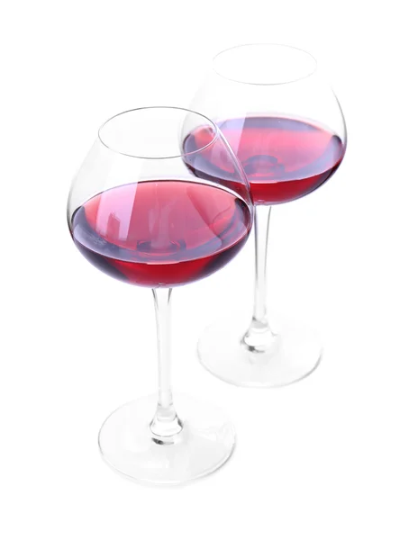 Wineglasses a vörös bor, elszigetelt fehér — Stock Fotó