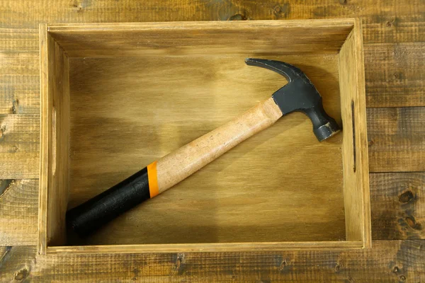 Instrument w drewnianym pudełku, na kolor tła — Zdjęcie stockowe