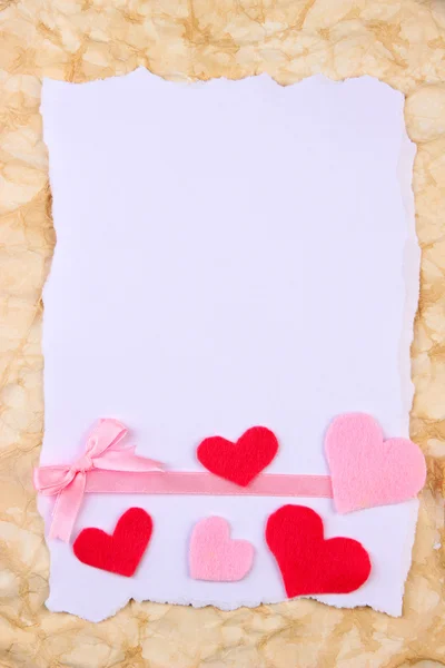 Güzel romantik arka plan dekoratif yürekleri — Stok fotoğraf