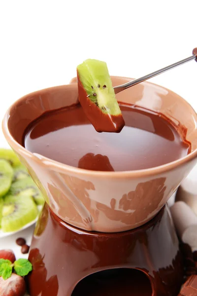 Chocolade fondue met fruit, geïsoleerd op wit — Stockfoto