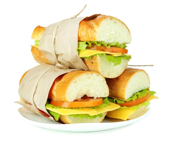 Φρέσκα και νόστιμα σάντουιτς που απομονώνονται σε λευκό — Φωτογραφία Αρχείου