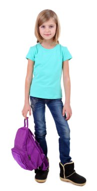 güzel küçük bir kız üzerinde beyaz izole sırt çantası elinde