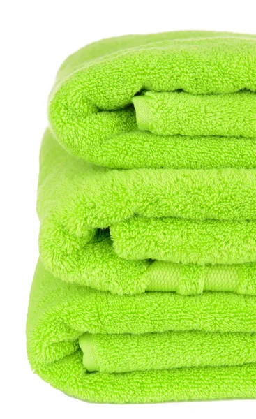 Zielone ręczniki na białym tle — Zdjęcie stockowe