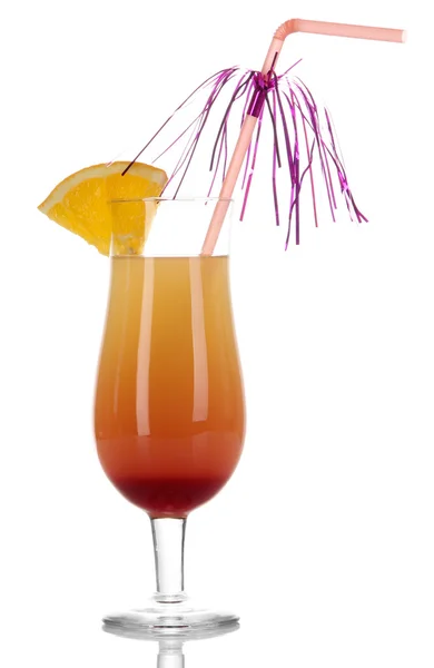 Glas lekkere cocktail geïsoleerd op wit — Stockfoto