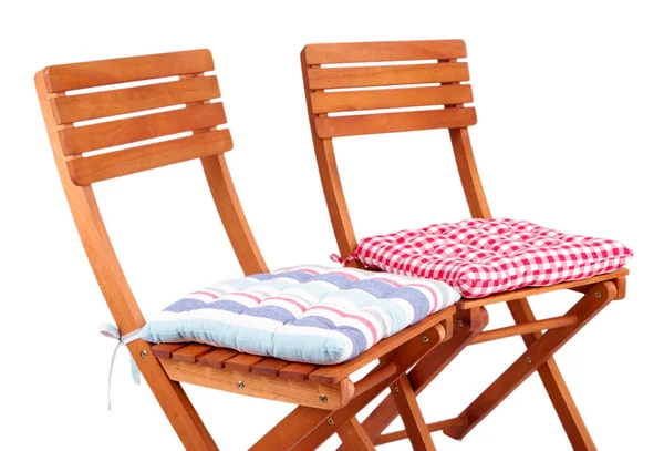 Stühle mit Kissen isoliert auf weiß — Stockfoto