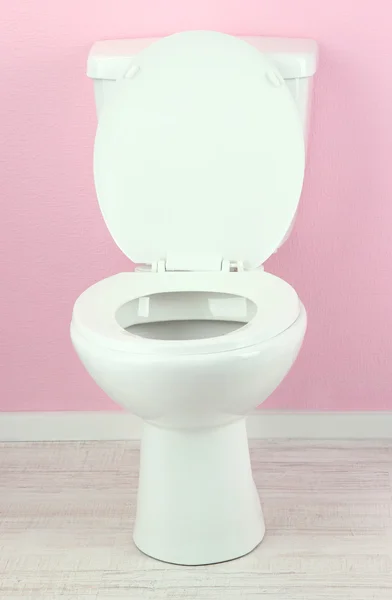 Toilet paper on a toilet, close-up — Stock Photo, Image