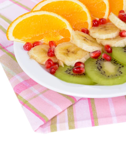 Frutas frescas dulces en el plato en primer plano de la mesa — Foto de Stock