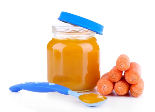 Детское питание с морковью изолированы на белом — стоковое фото