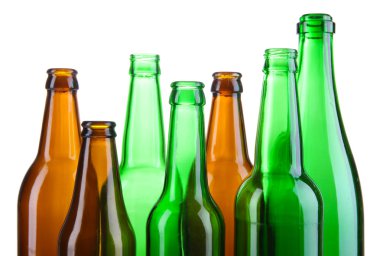 Cam şişeler beyaza izole edilmiş