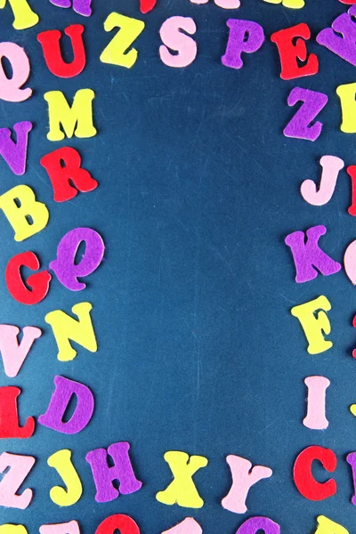 Okul Danışma arka plan üzerinde İngilizce alfabe — Stok fotoğraf