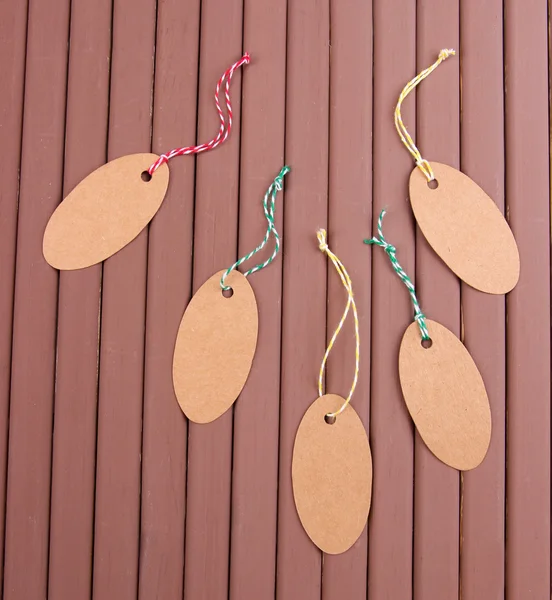 Ensemble de balises sur fond en bois couleur — Photo