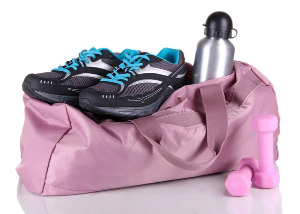 Spor çantası ile üzerine beyaz izole spor malzemeleri — Stok fotoğraf