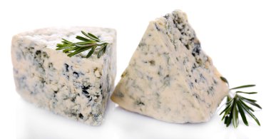 rosemary, üzerinde beyaz izole lezzetli mavi peynir