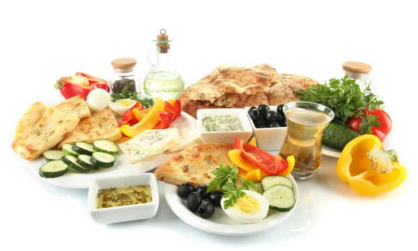 Café da manhã tradicional turco isolado em branco — Fotografia de Stock